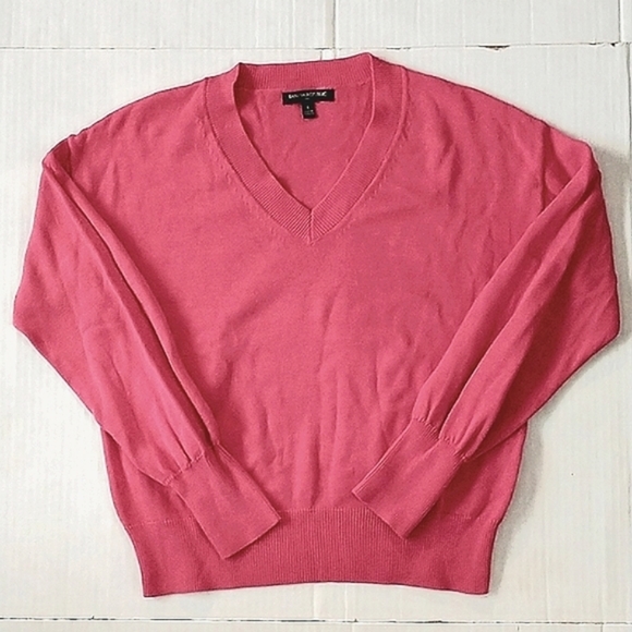 Banana Republic Sweaters - Banana Republic v-neck sweater, dark pink, banded waistband, EUC